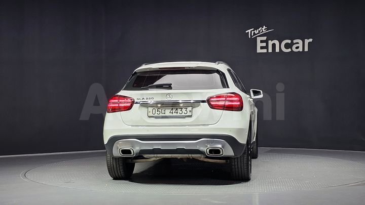 Mercedes Benz GLA Class 2019 — 4