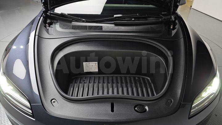 Tesla Model 3 2026 — 5