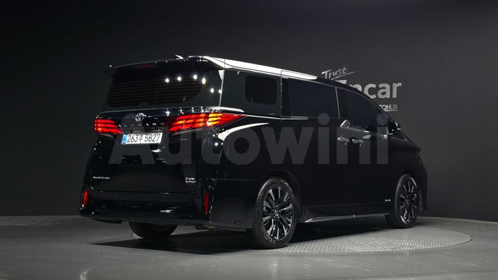 Toyota Alphard 2025 — 2