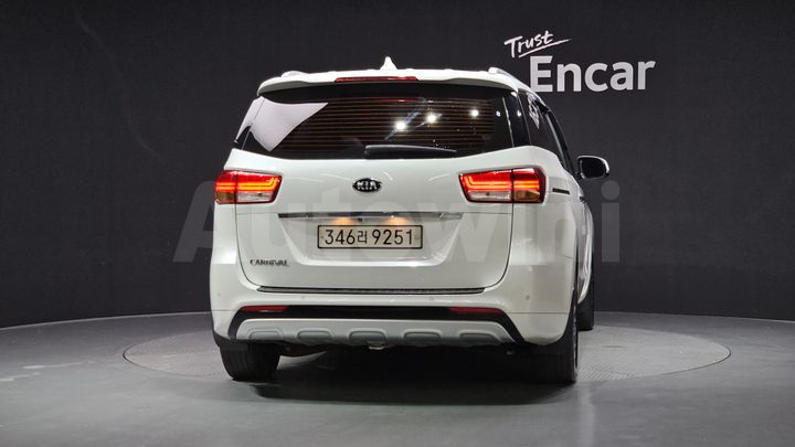 Kia Carnival 2017 — 4