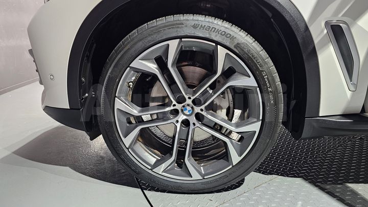 BMW X5 2022 — 5