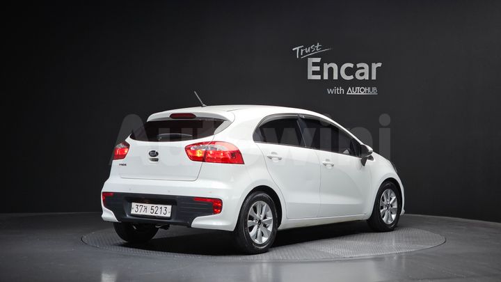 Kia Pride 2015 — 2