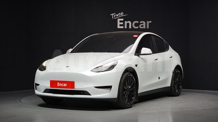 Tesla Model Y 2024 — 2