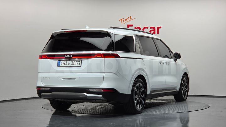 Kia Carnival 2023 — 2