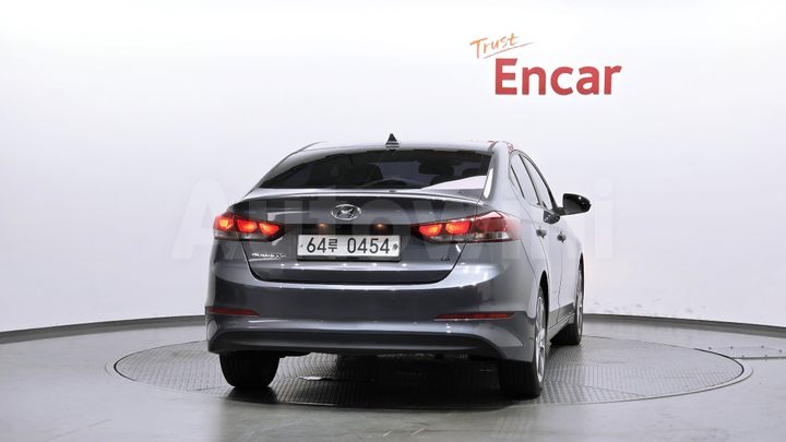 Hyundai Avante 2018 — 4