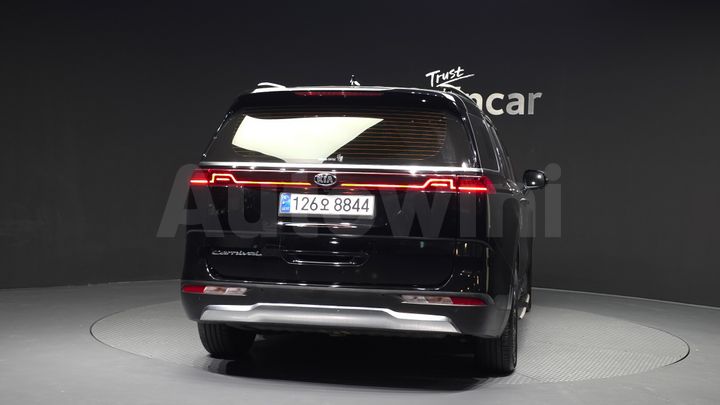Kia Carnival 2021 — 4