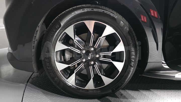Kia Carnival 2021 — 5
