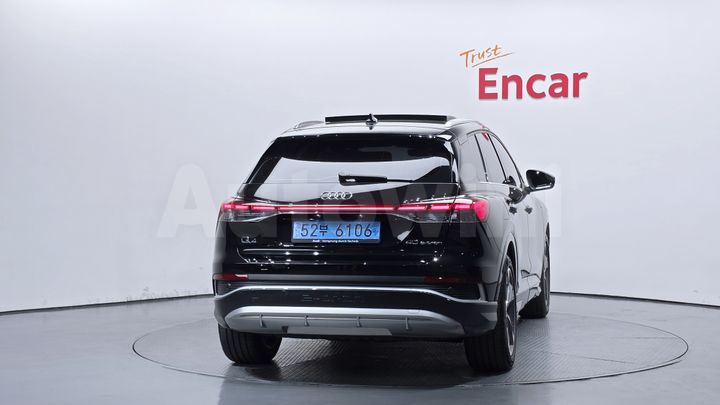 Audi Q4 2022 — 4