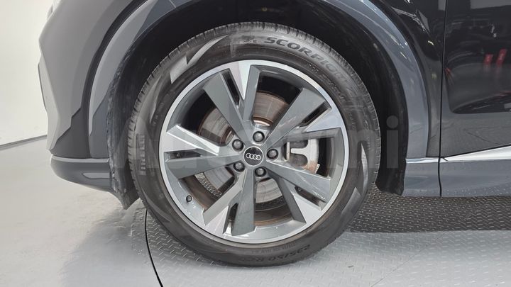 Audi Q4