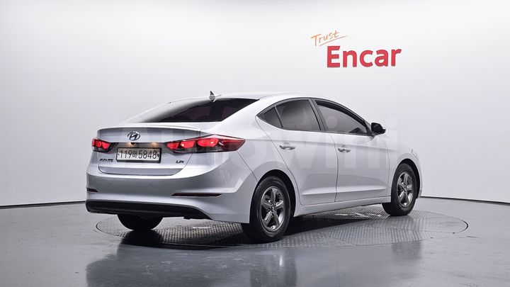 Hyundai Avante 2017 — 2