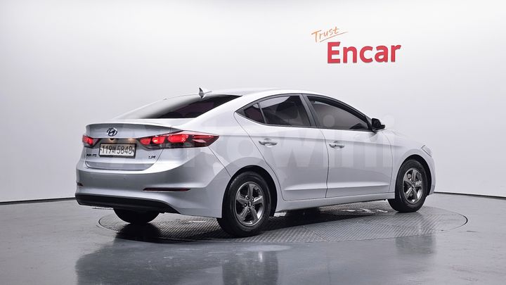 Hyundai Avante 2017 — 4
