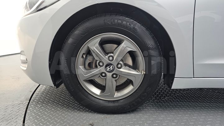 Hyundai Avante 2017 — 5