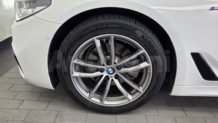 BMW 5 Series 2017 — 5