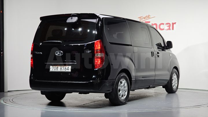 Hyundai Starex 2016 — 2