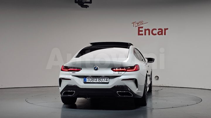 BMW 8 Series 2024 — 3