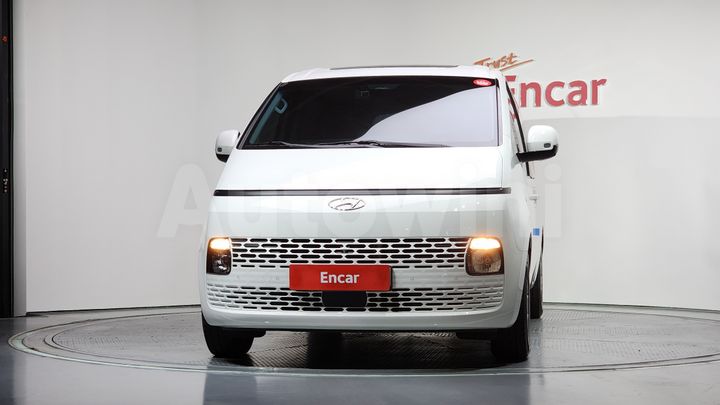 Hyundai Staria 2023 — 3