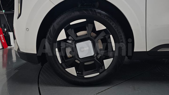 Kia Carnival 2024 — 5
