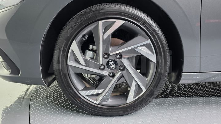 Hyundai Avante 2025 — 5