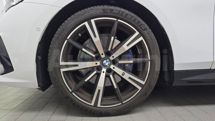 BMW 5 Series 2025 — 5