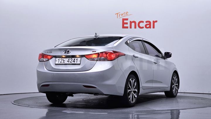 Hyundai Avante 2014 — 2
