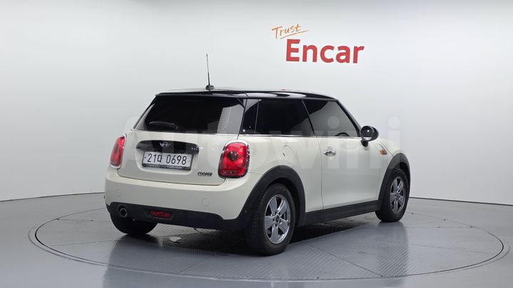 Mini Cooper 2016 — 2
