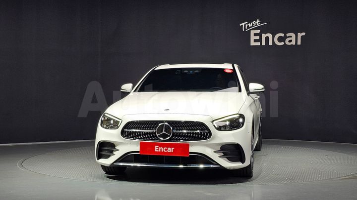 Mercedes-Benz E Class 2023 — 3