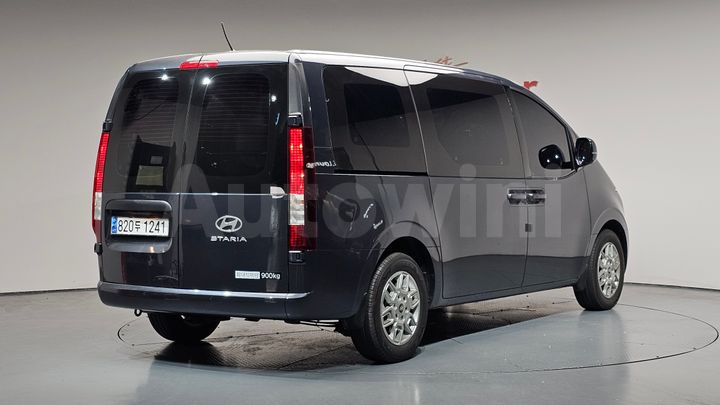 Hyundai Staria 2025 — 2