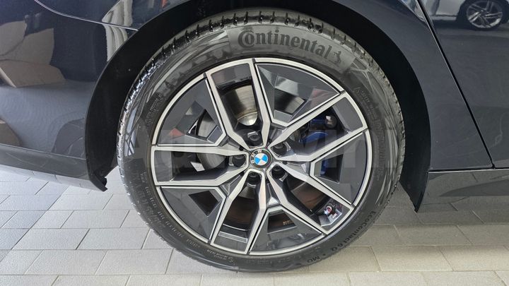 BMW 5 Series 2024 — 5