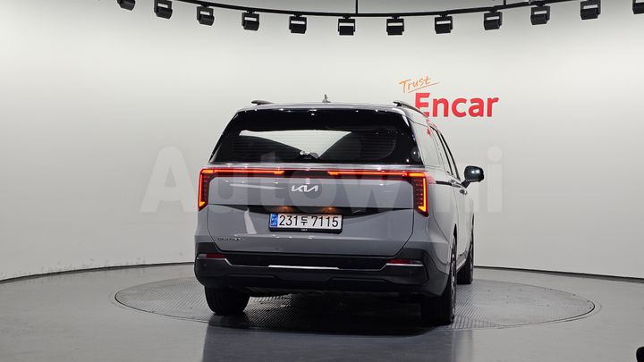 Kia Carnival 2025 — 4