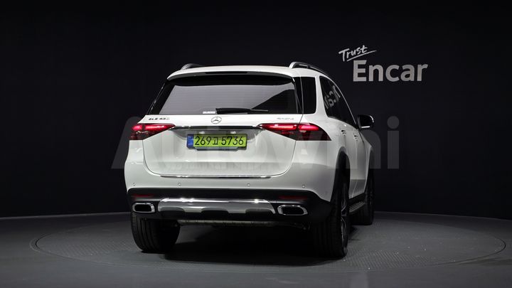 Mercedes-Benz GLE Class 2026 — 4