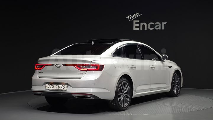 Renault SM6 2017 — 2