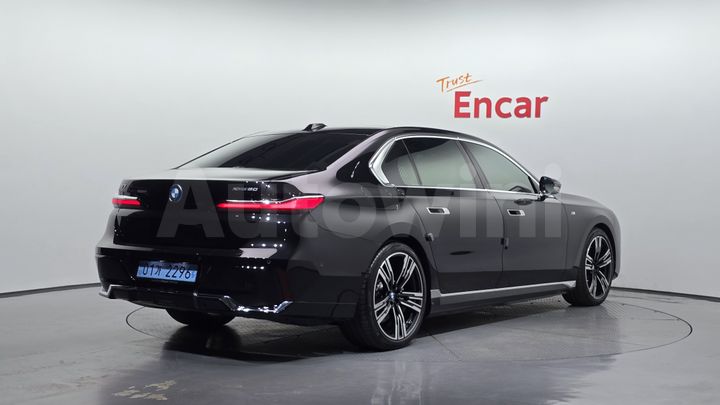 BMW i7 2025 — 2