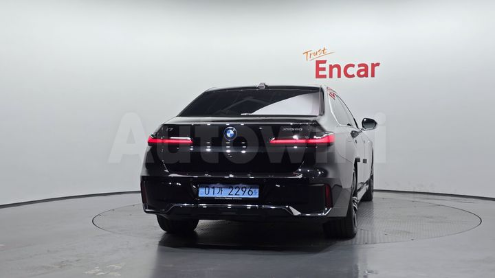BMW i7 2025 — 4