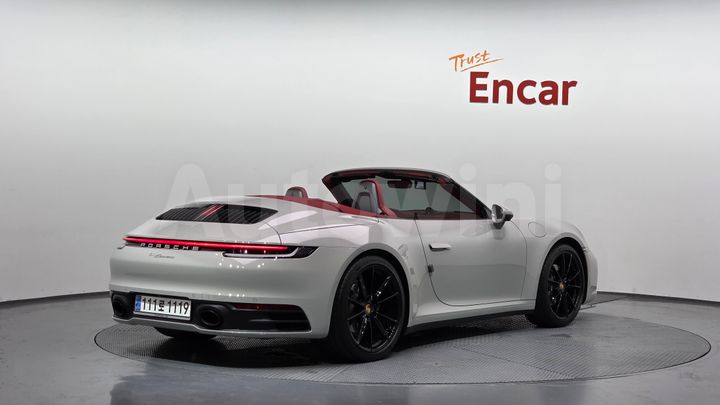 Porsche 911 2024 — 2