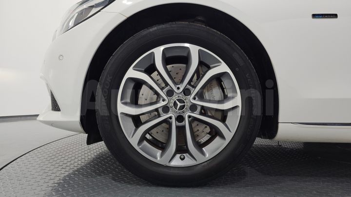 Mercedes Benz C Class 2018 — 5