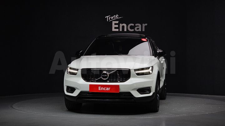 Volvo XC40 2021 — 3