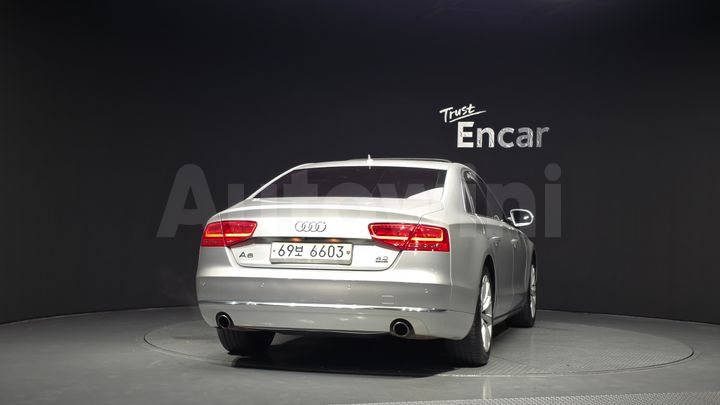 Audi A8 2011 — 4