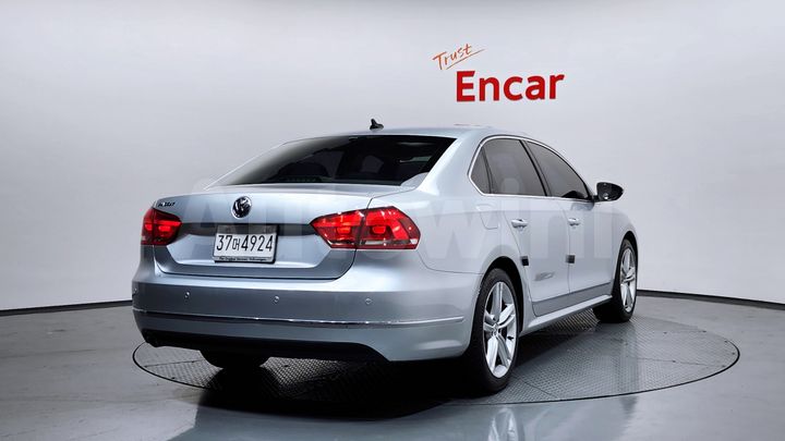 Volkswagen Passat 2015 — 2
