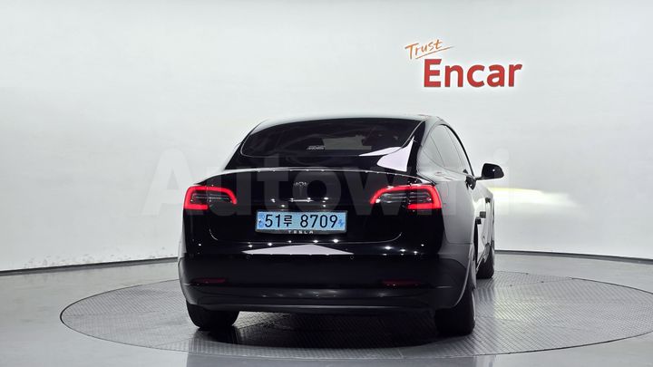 Tesla Model 3 2022 — 4