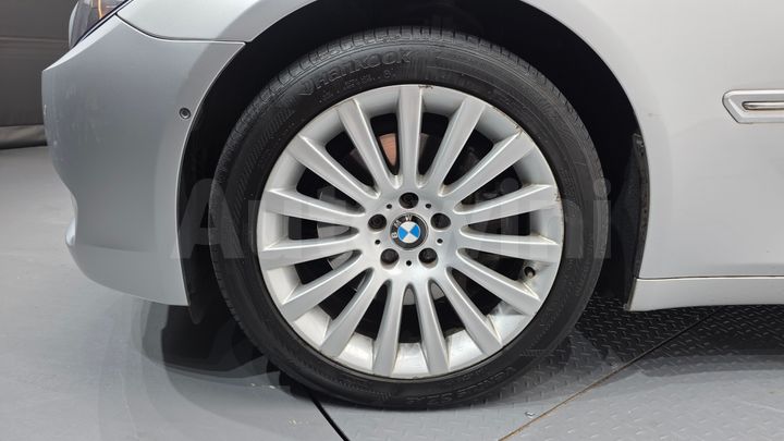BMW 7 Series 2010 — 5