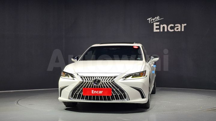 Lexus ES 2026 — 3