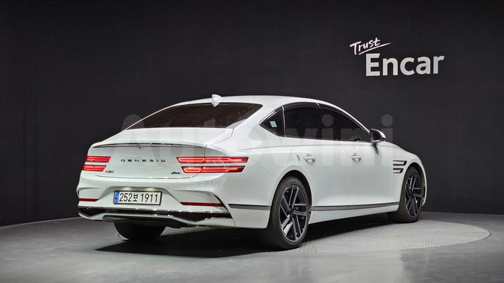 Genesis G80 2025 — 2