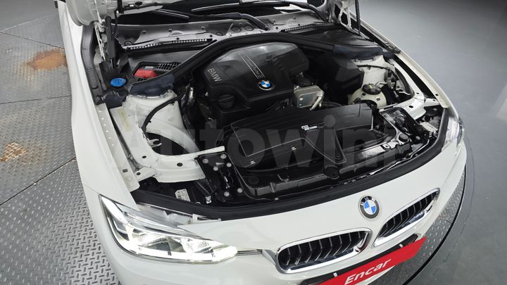 BMW 3 Series 2018 — 5