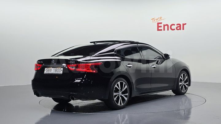 Nissan Maxima