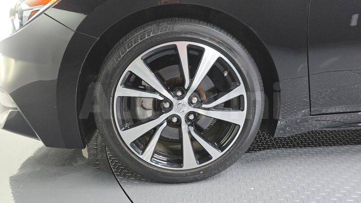 Nissan Maxima