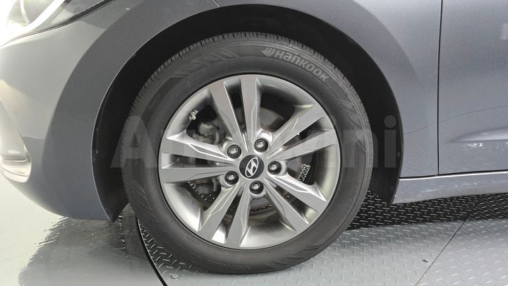 Hyundai Avante 2017 — 5