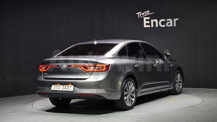 Renault SM6 2016 — 2