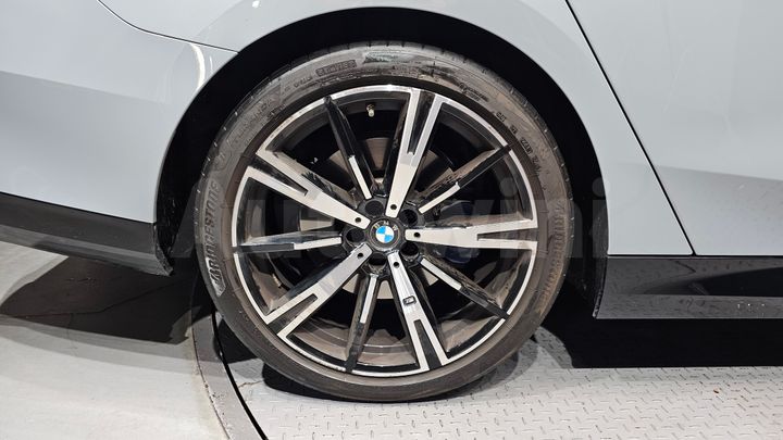 BMW 5 Series 2024 — 5