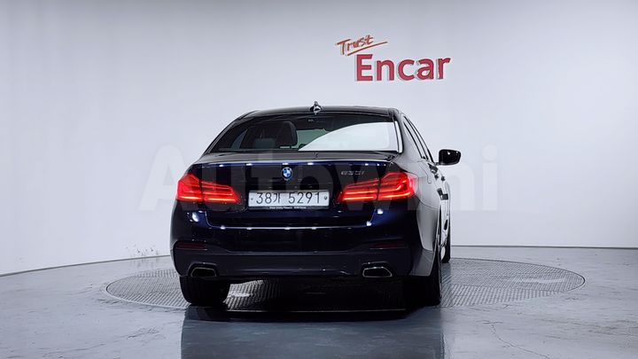 BMW 5 Series 2018 — 5