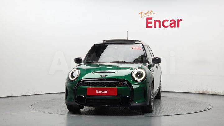 Mini Cooper 2024 — 2